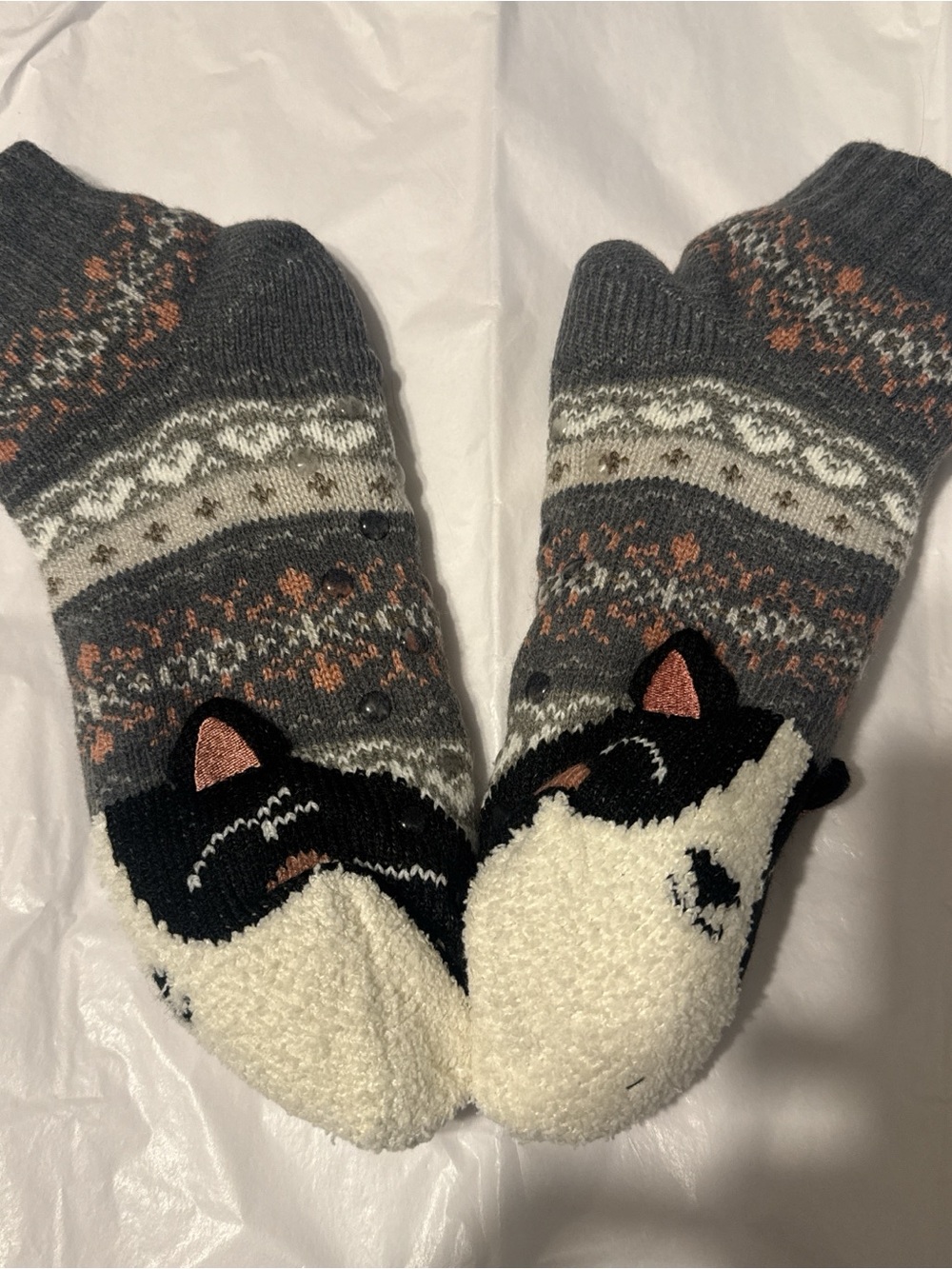Cozy Cat Non-Slip Slipper Socks - Gray and Cream